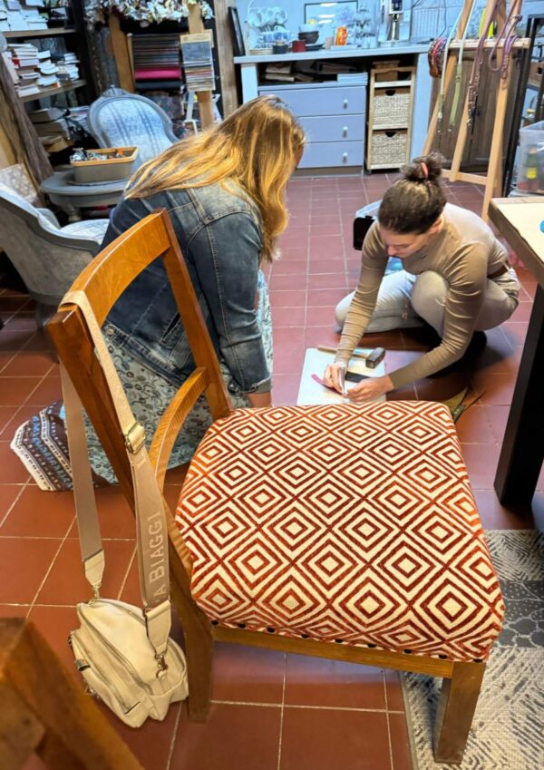 Workshop výroby obojků Workshop výroby obojků. Z procesu