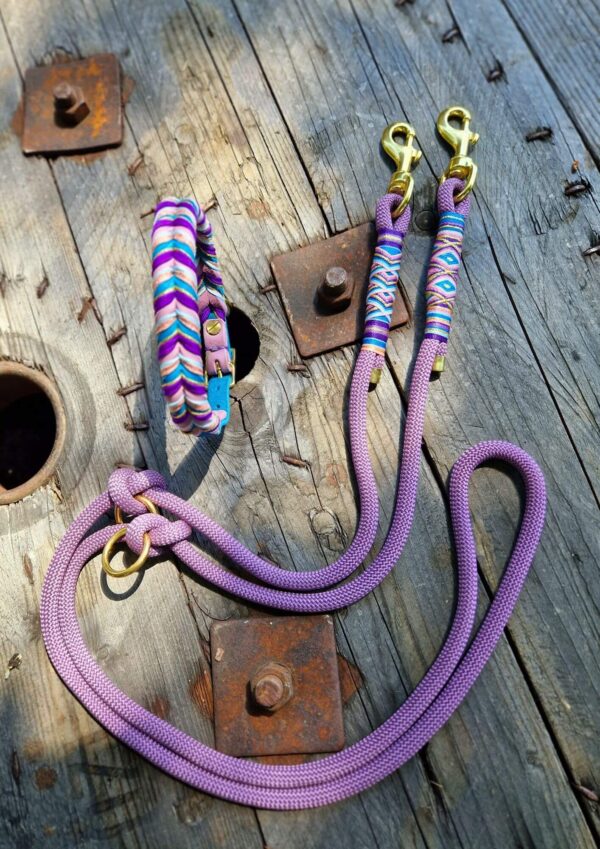 Set obojku a přepínacího vodítka Kožený proplétaný obojek v barvách mauve a turquoise s lanovým přepínacím vodítkem z kolekce Jsem Hogofogo, model Mauve Lagoon