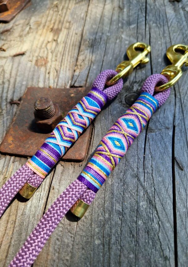 Přepínací vodítko Detail lanového přepínacího vodítka v barvách mauve a turquoise z kolekce Jsem Hogofogo, model Mauve Lagoon